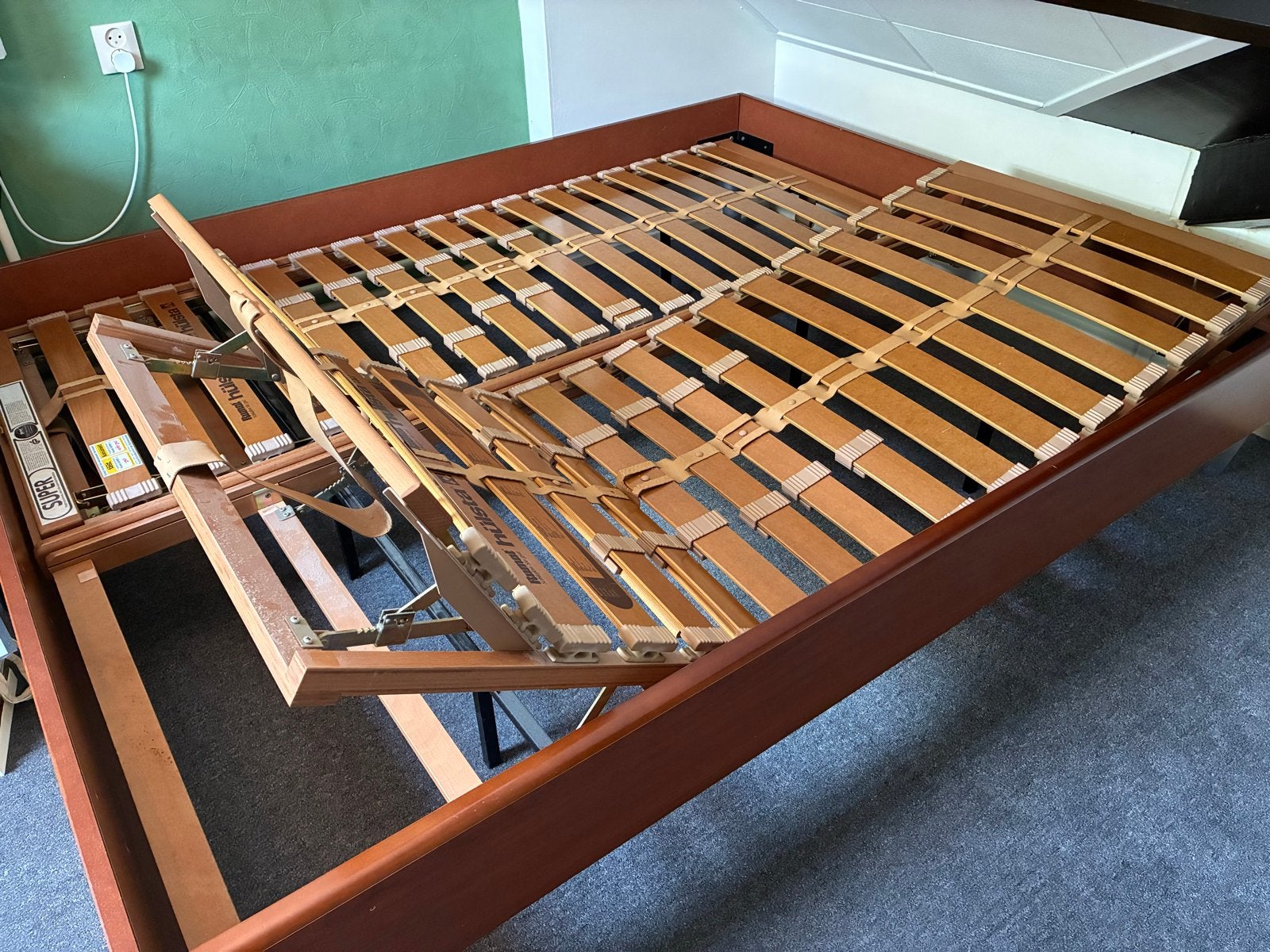 Houten bed 160x200 met verstelbare lattenbodems, Ophalen, Tweepersoons, 200 cm, 160 cm