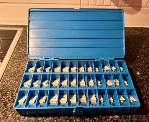 Vintage letterdoos voor spelling en taalonderwijs, Ophalen of Verzenden, Overige typen