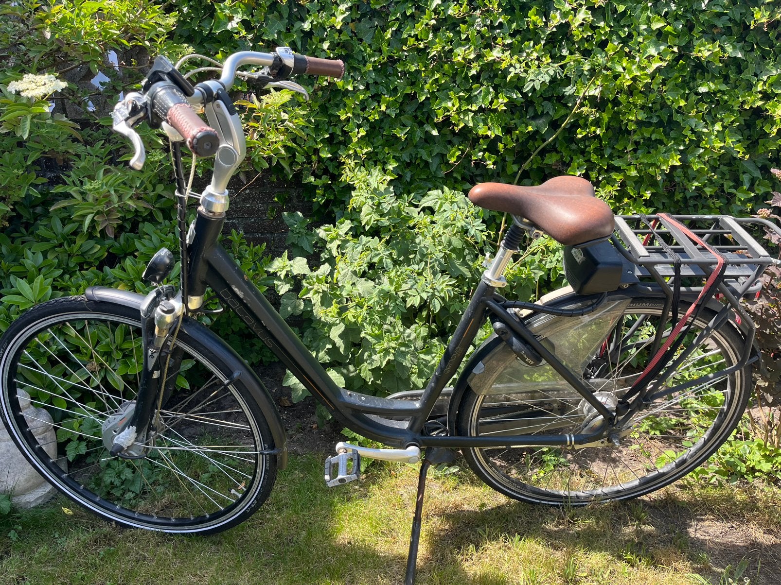 Batavus genova e go voormotor,  opknapper, Fietsen en Brommers, Ophalen, 0 zitjes, Zo goed als nieuw, Batavus