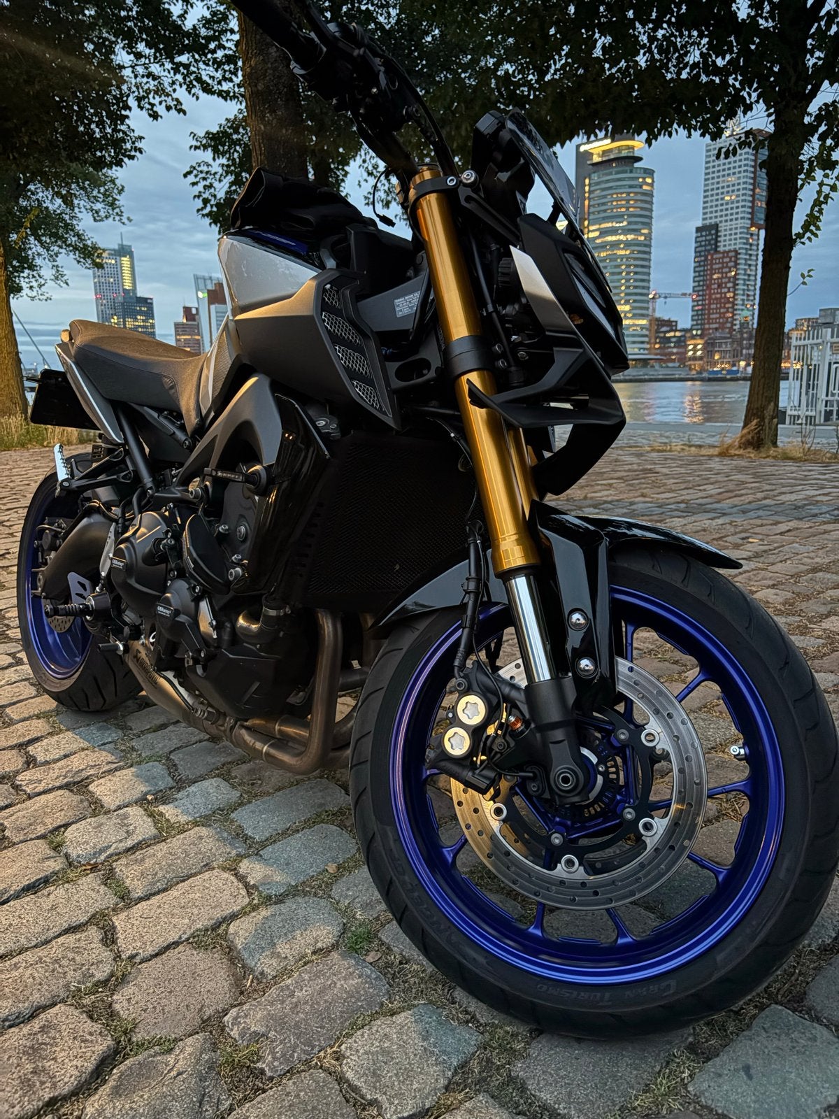 Yamaha MT-09 SP Vol Akrapovic systeem en Rizoma, Motoren, Motorrijbewijs A, Gebruikt, 3 cilinders, Particulier