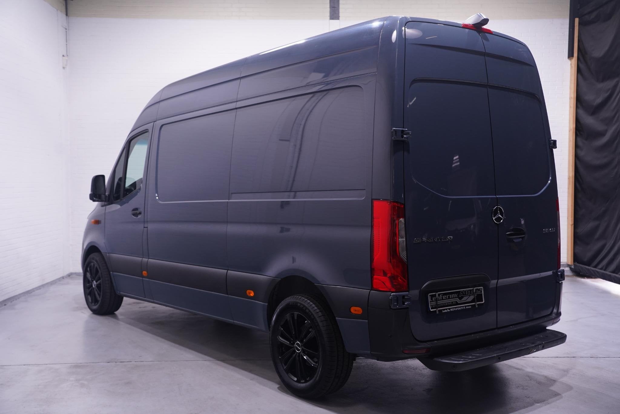 Mercedes Benz Sprinter 315 CDI 150 pk L2H2 Aut. Navi, 18" LM, Stof, 4 cilinders, 2080 kg, Mercedes-Benz
