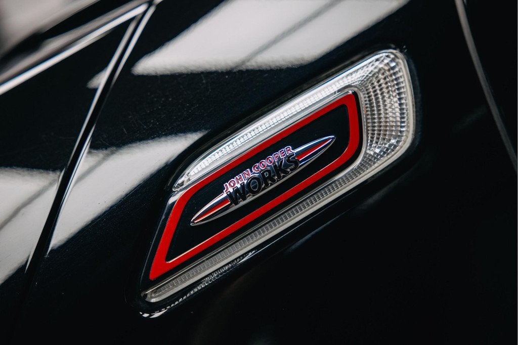 MINI Clubman 2.0 JCW ALL4 John Cooper Works | JCW | Rood dak, Gebruikt, 4 cilinders, Alcantara, Zwart