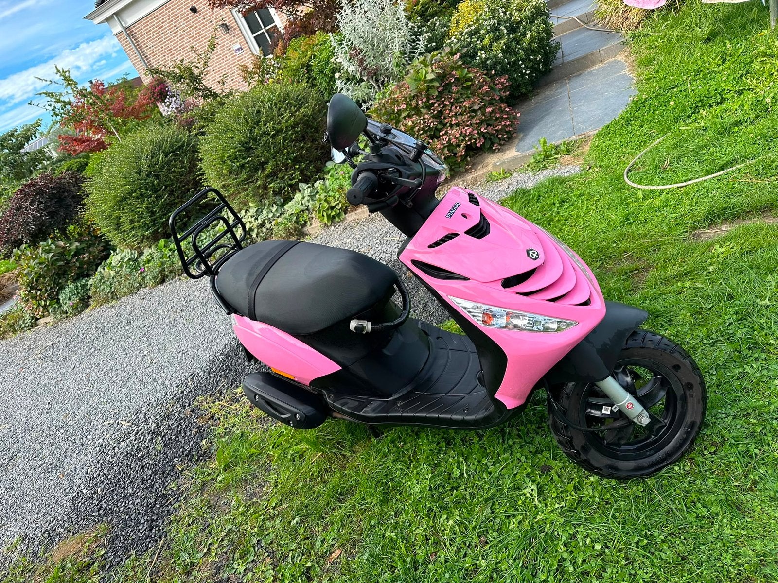 Foto 4 van Piaggio Zip 50 4T Bromscooter - 2020 - Nette staat