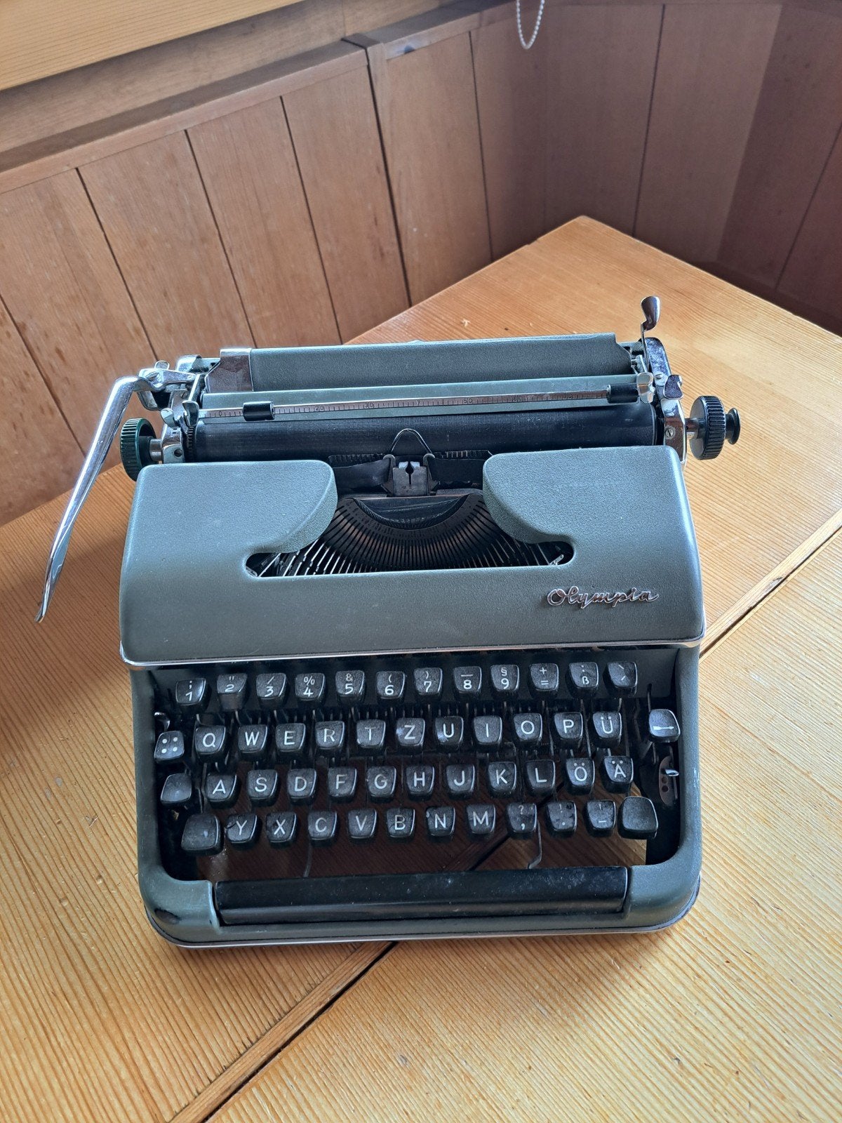 Vintage Olympia typemachine – Made in West Germany, Ophalen of Verzenden, Gebruikt