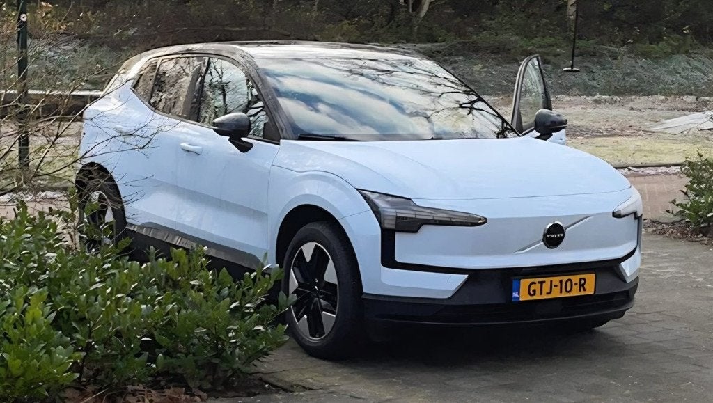Volvo EX30 plus met climate pack en privacy glass (Private L, Automaat, Metallic lak, EX30, Blauw