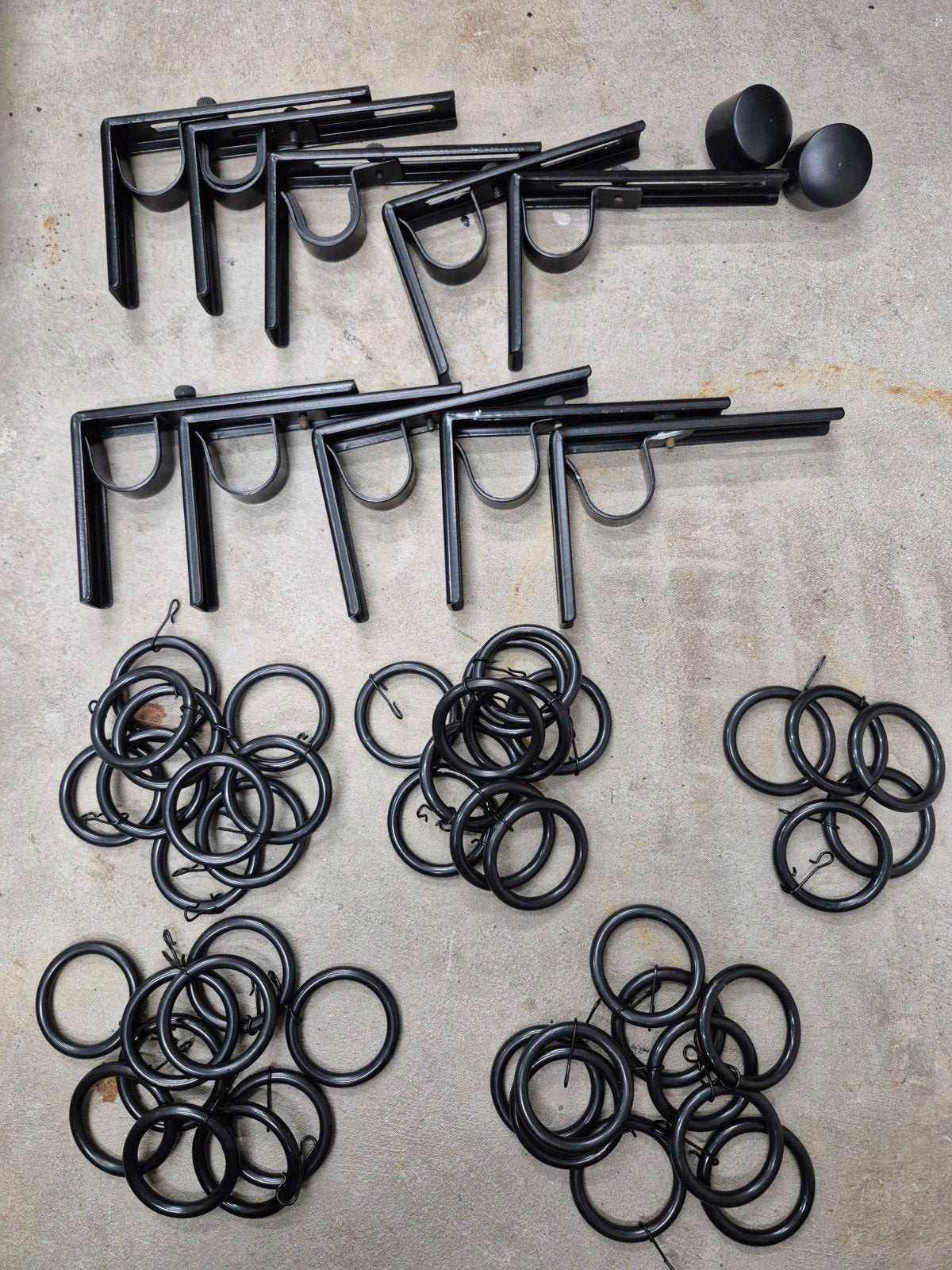 10 x betylig zwart en 45x  syrlig met haakje 38mm zwart ikea, Huis en Inrichting, Stoffering | Gordijnen en Lamellen, Zwart, Ophalen of Verzenden