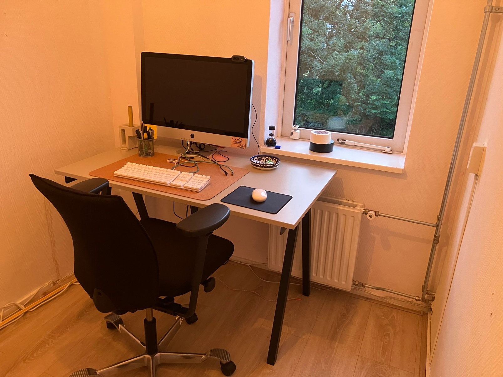 IKEA TROTTEN bureau, lichtgrijs, 120x70cm, Ophalen, Zo goed als nieuw