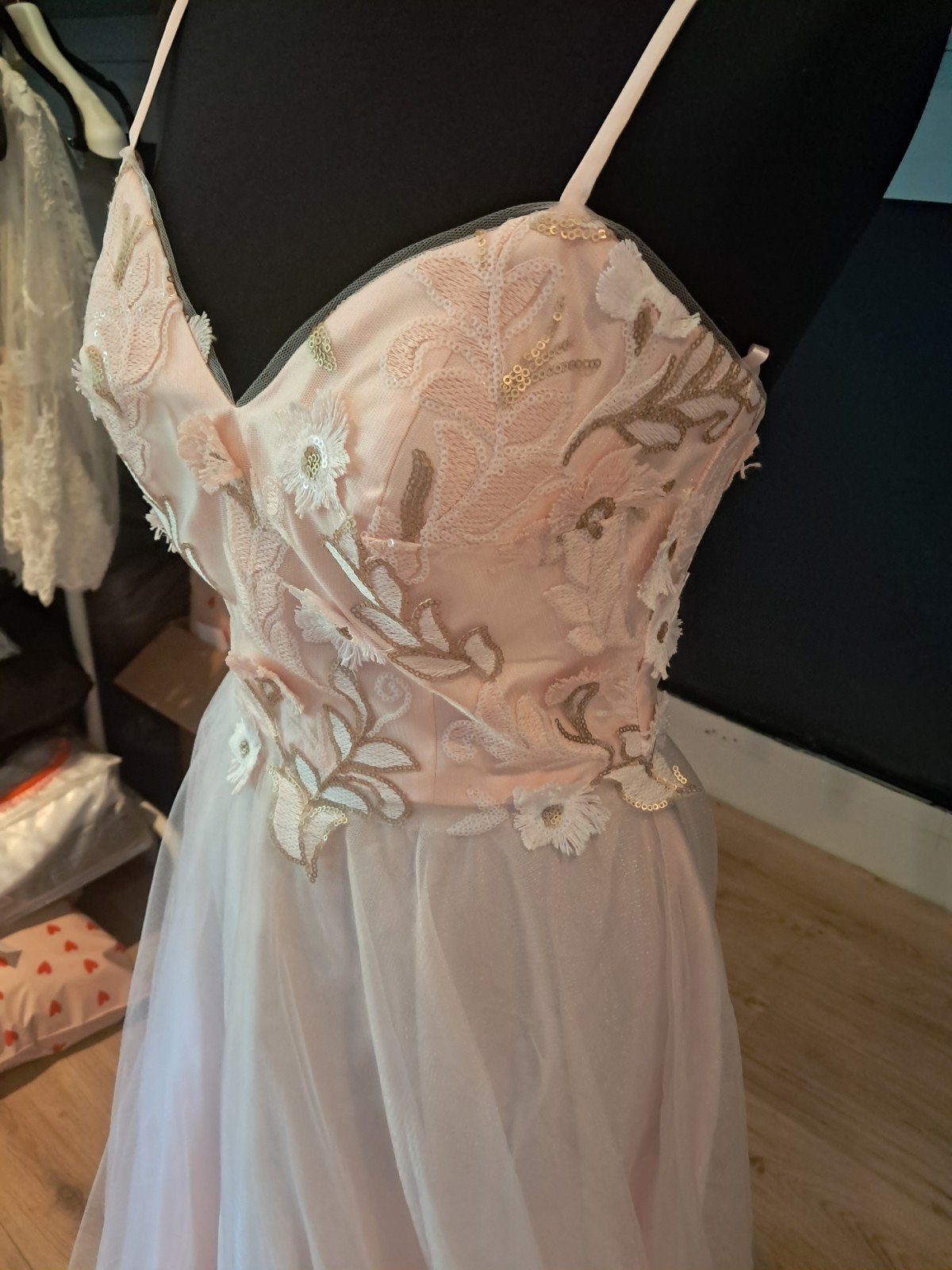 Nieuwe Roze Galajurk met Borduurwerk en Pailletten - Maat 32, Kleding | Dames, Nieuw, Ophalen of Verzenden, Roze, Maat 34 (XS) of kleiner