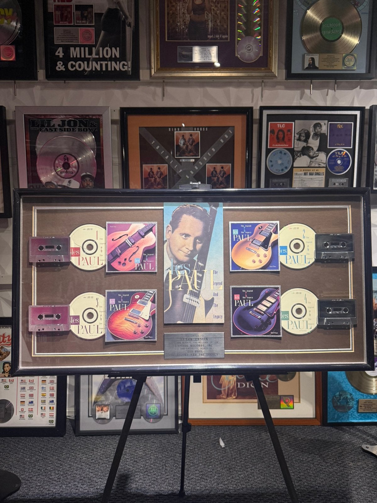 Les Paul -The legend and the legacy Award &Gesigneerd Gitaar, Ophalen of Verzenden, Zo goed als nieuw, Overige typen, Gesigneerd