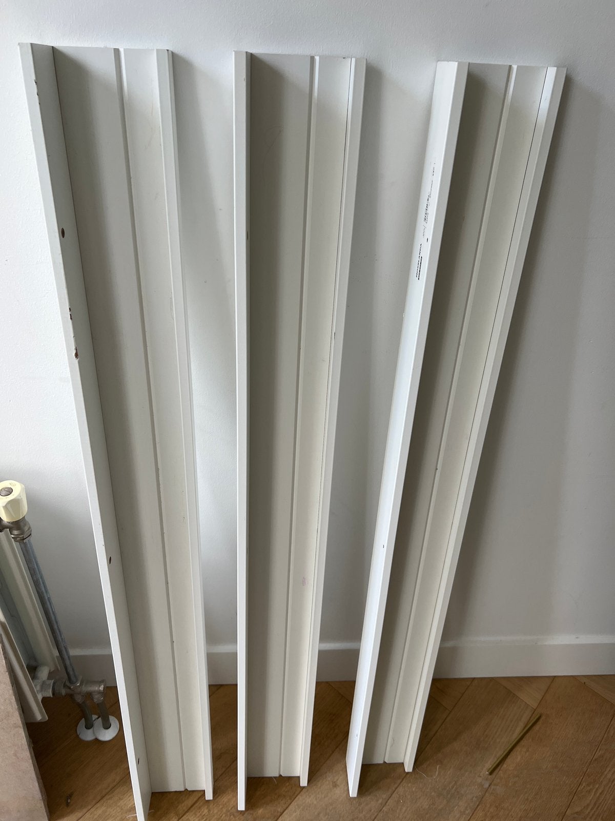 Witte wandplanken (3 stuks) ikea moslanda, Ophalen, Zo goed als nieuw