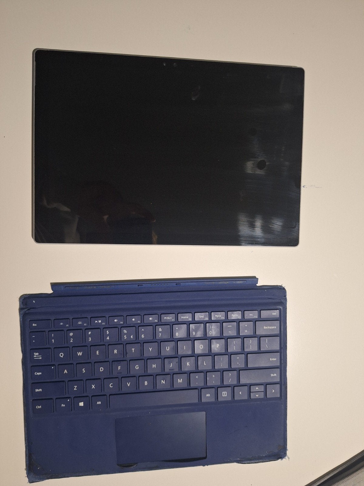 Microsoft Surface Pro 4 met toetsenbord, oplader en hoes, Computers en Software, Windows Tablets, Ophalen, Gebruikt