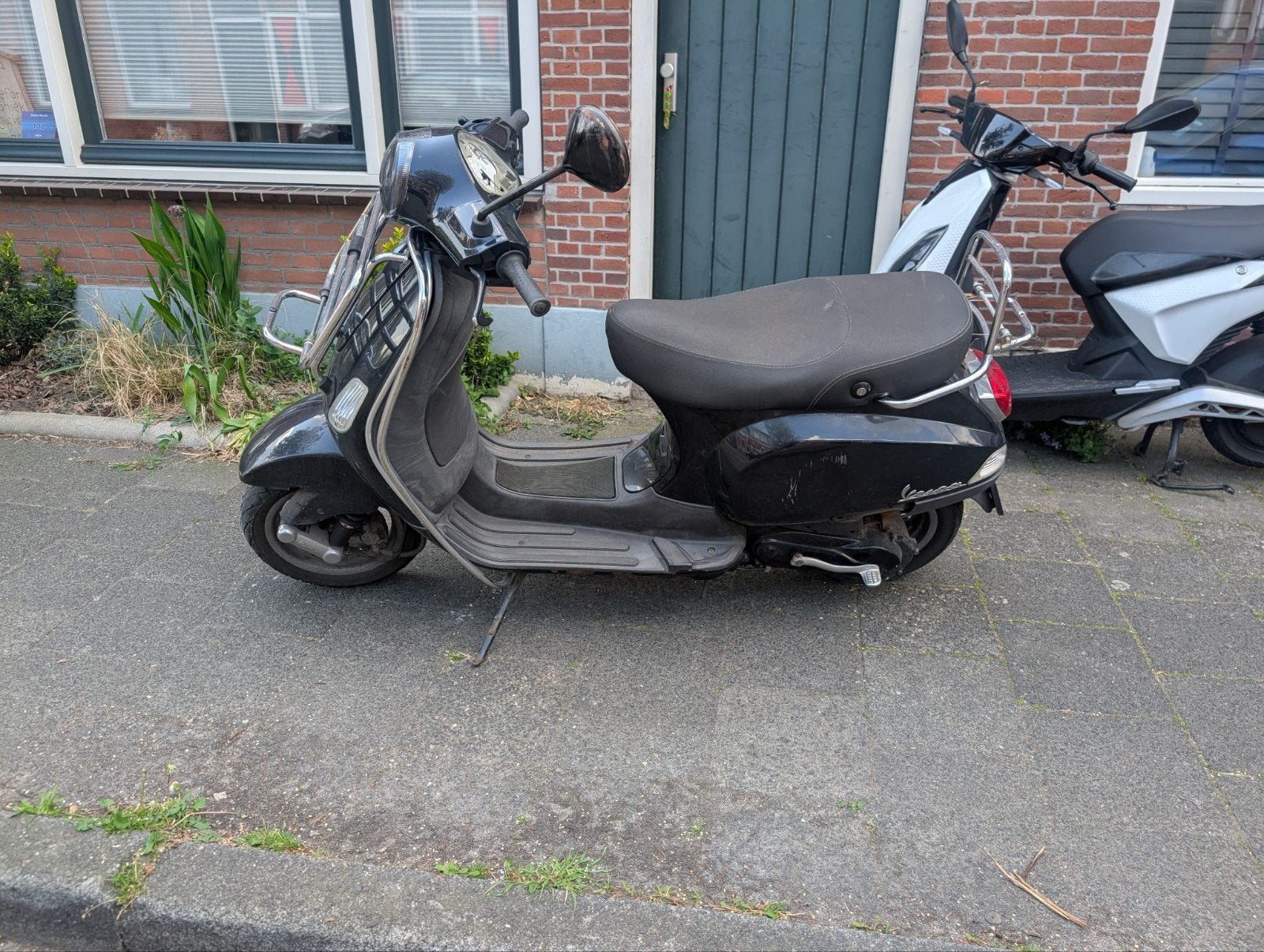 Vespa LX 50 - Zwart, met voorrek, Fietsen en Brommers, Scooters | Vespa, Ophalen, Gebruikt, Maximaal 45 km/u, Benzine