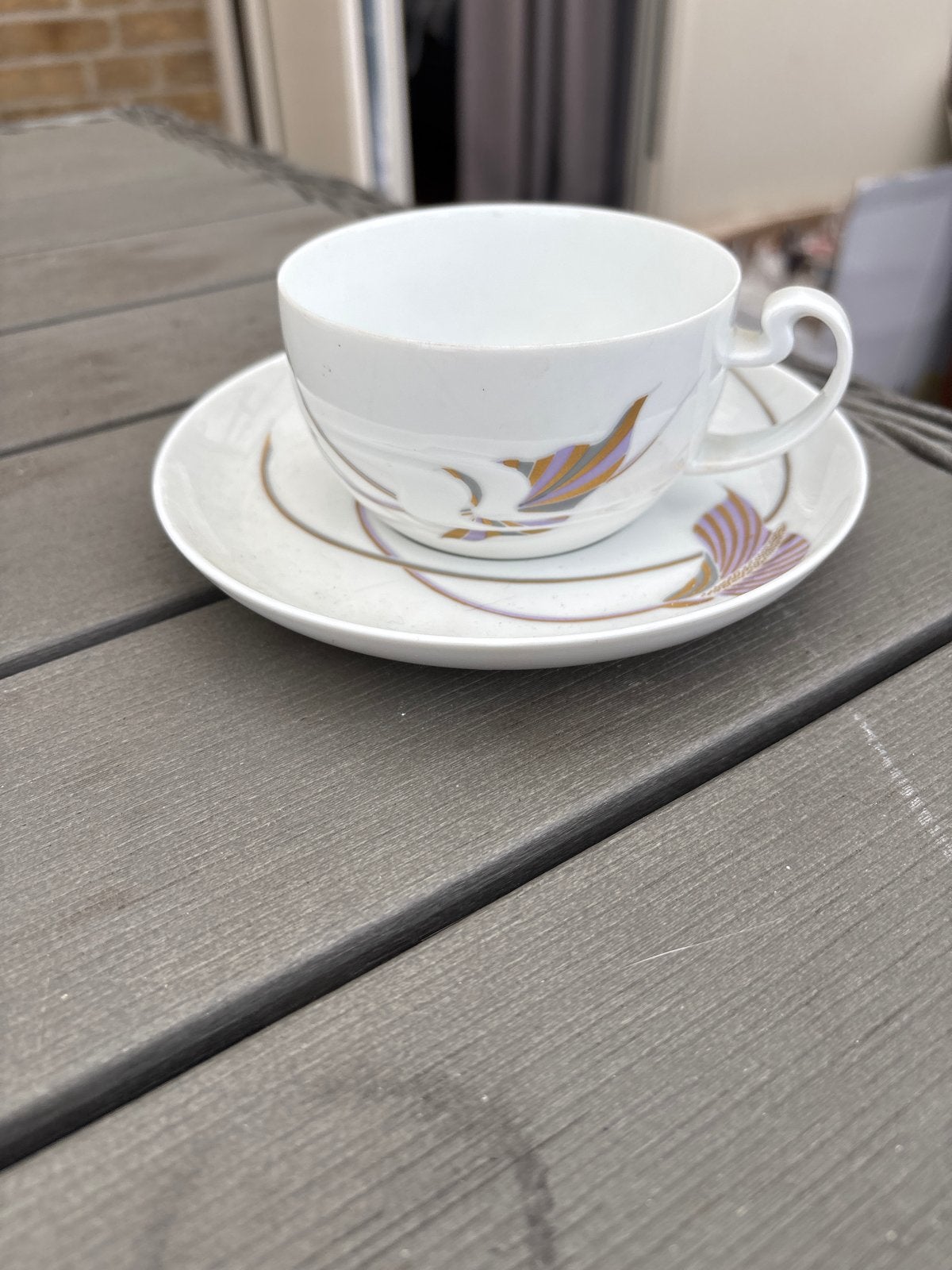 Rosenthal Germany kop en schotel met gouden en paarse accent, Ophalen of Verzenden