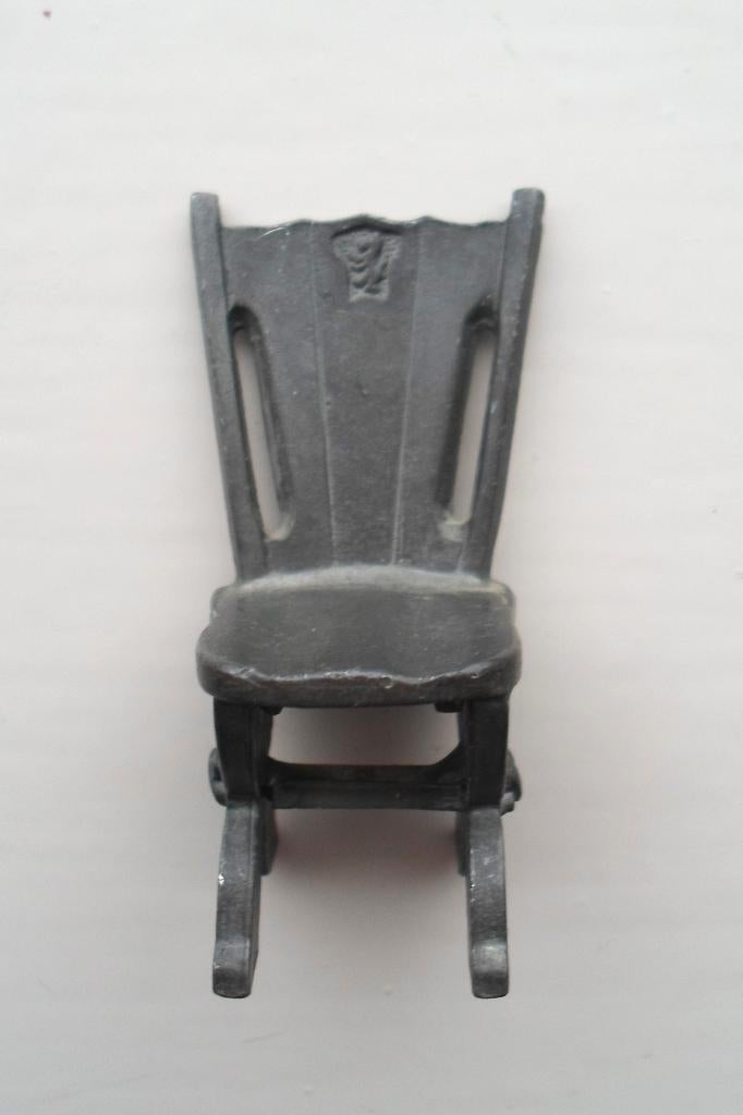 Tinnen stoeltje. Engeltjes tin. Miniatuur., Antiek en Kunst, Antiek | Tin, Ophalen of Verzenden