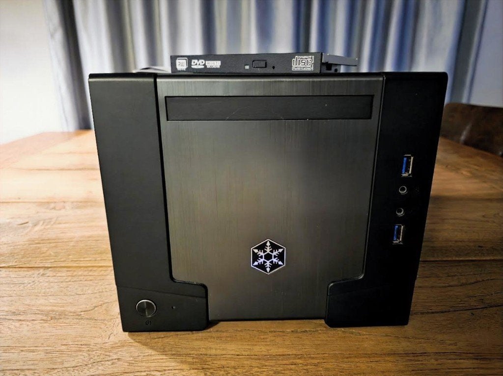 Foto 3 van SilverStone Sugo SG07-W Mini-ITX Behuizing  uitvoering Zwart