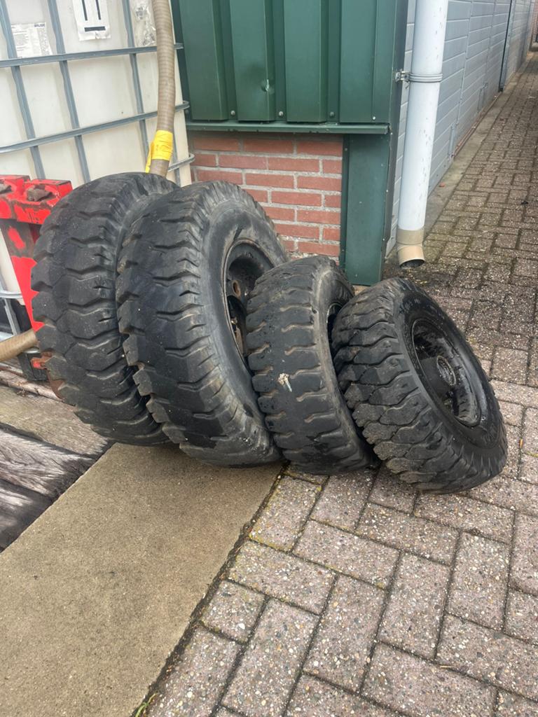 Heftruck Banden Goed Profiel, Ophalen