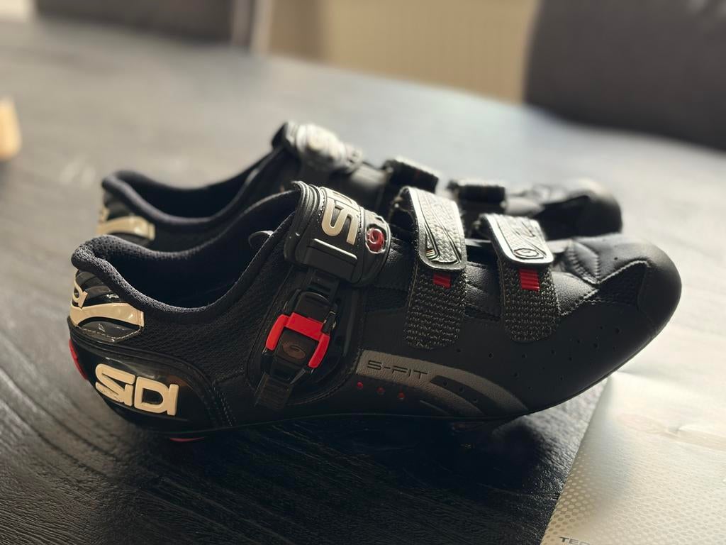Sidi wielrenschoenen maat 44, Sport en Fitness, Wielrennen, Ophalen of Verzenden, Zo goed als nieuw, Helm