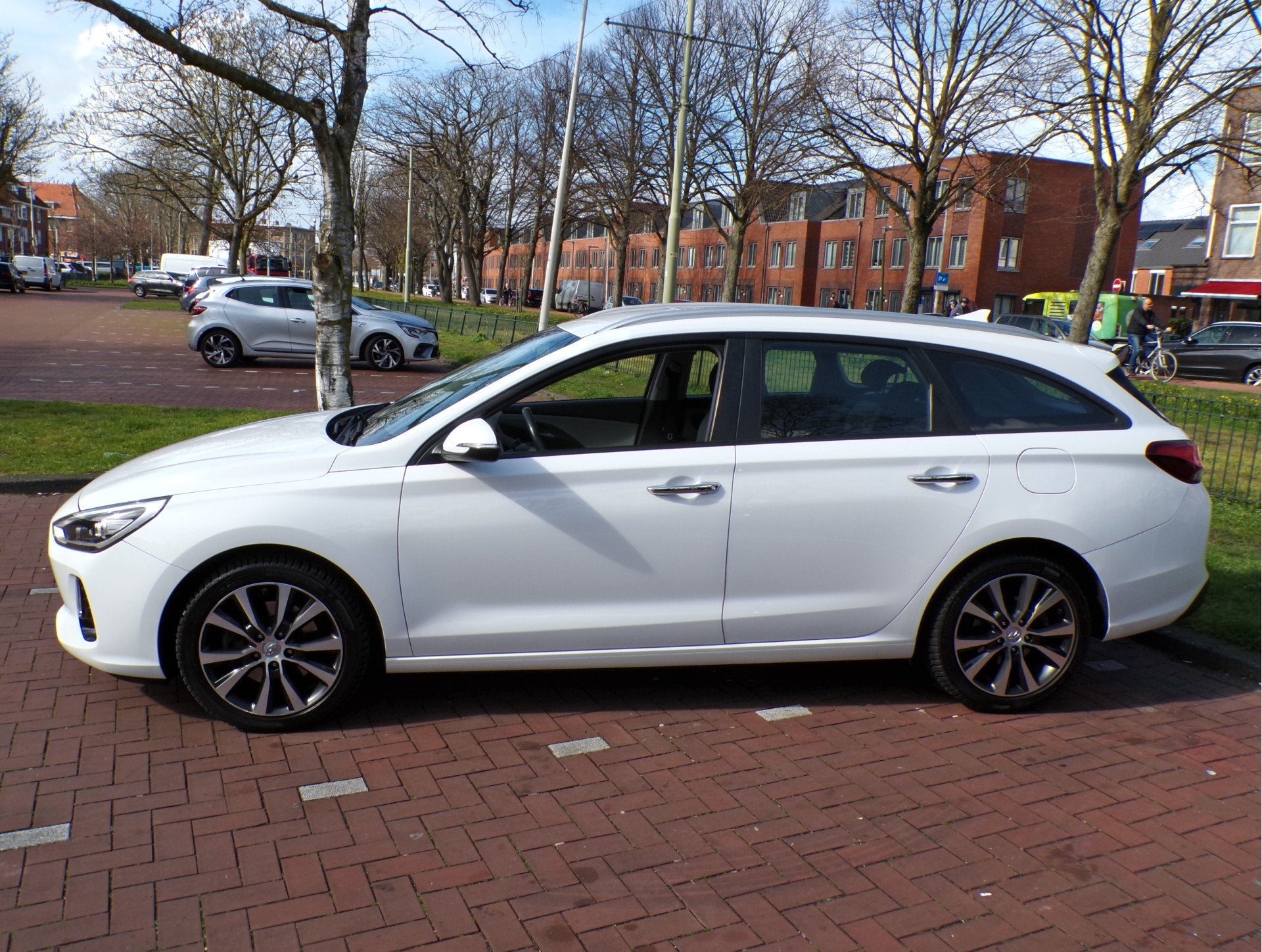 Hyundai i30 Wagon 1.4 T-GDI Premium AUTOMAAT APPLE CARPLAY ., Auto's, Hyundai, Euro 6, 4 cilinders, Wit, I30