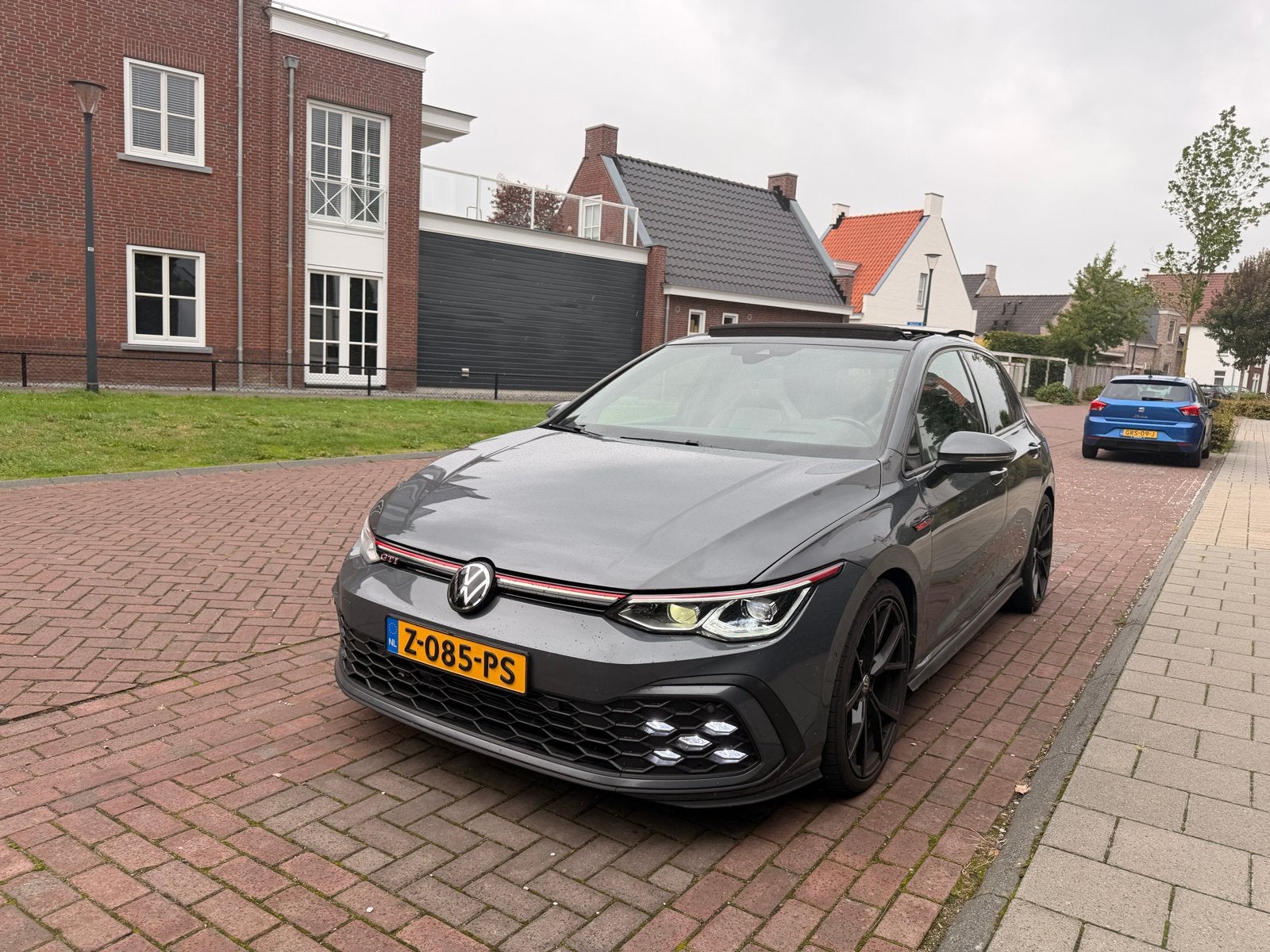 UNIEKE Volkswagen Golf 8 GTI - Werkelijk FULL OPTION! - 2021, Auto's, 730 kg, 4 cilinders, 1984 cc, 75 €/maand