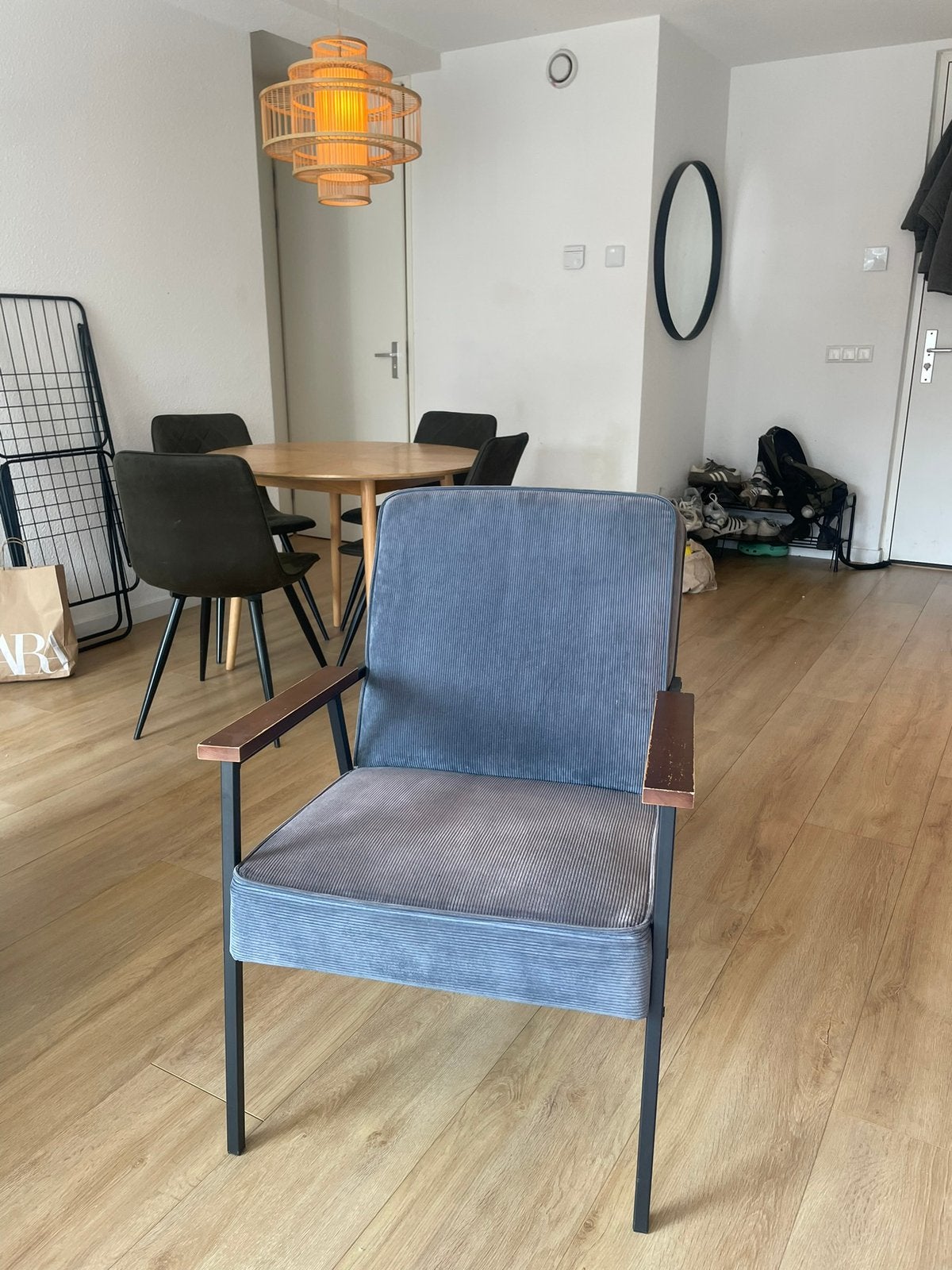 Blue woood armchair, Huis en Inrichting, Stoelen, Ophalen, Zo goed als nieuw, Blauw