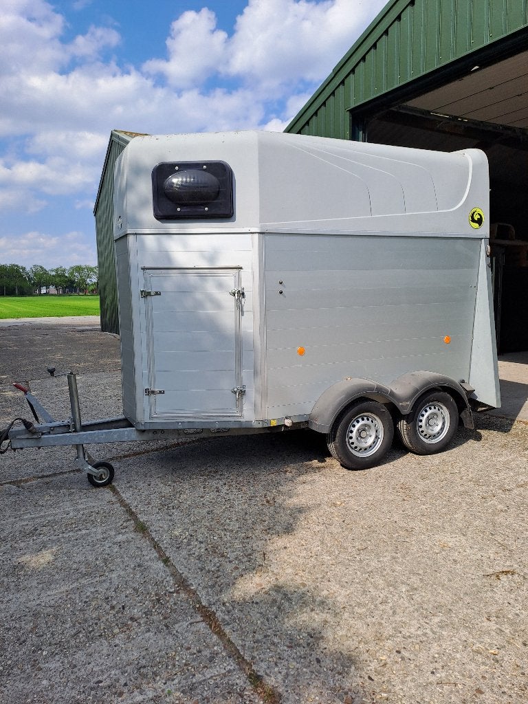 Humbaur Single aluminium 1,5 paards trailer met zadelkamer, Ophalen, Zo goed als nieuw, Aluminium, 1½-paards trailer