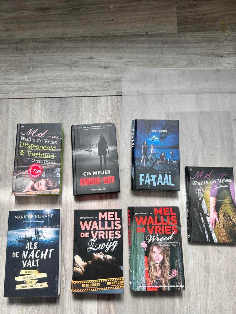 Verschillende jeugd thrillers, Ophalen of Verzenden, Gelezen