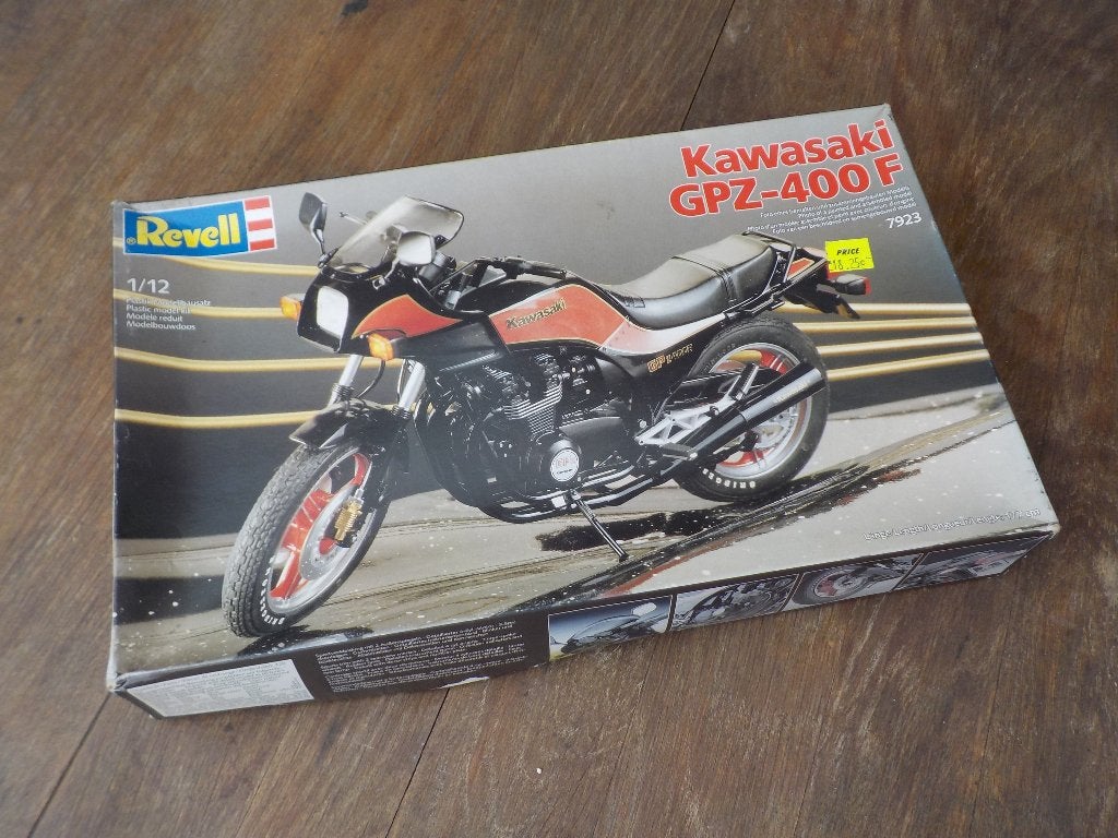Revell 7923 Kawasaki GPZ-400F nieuw, Hobby en Vrije tijd, Revell, Nieuw, Ophalen of Verzenden, Groter dan 1:32
