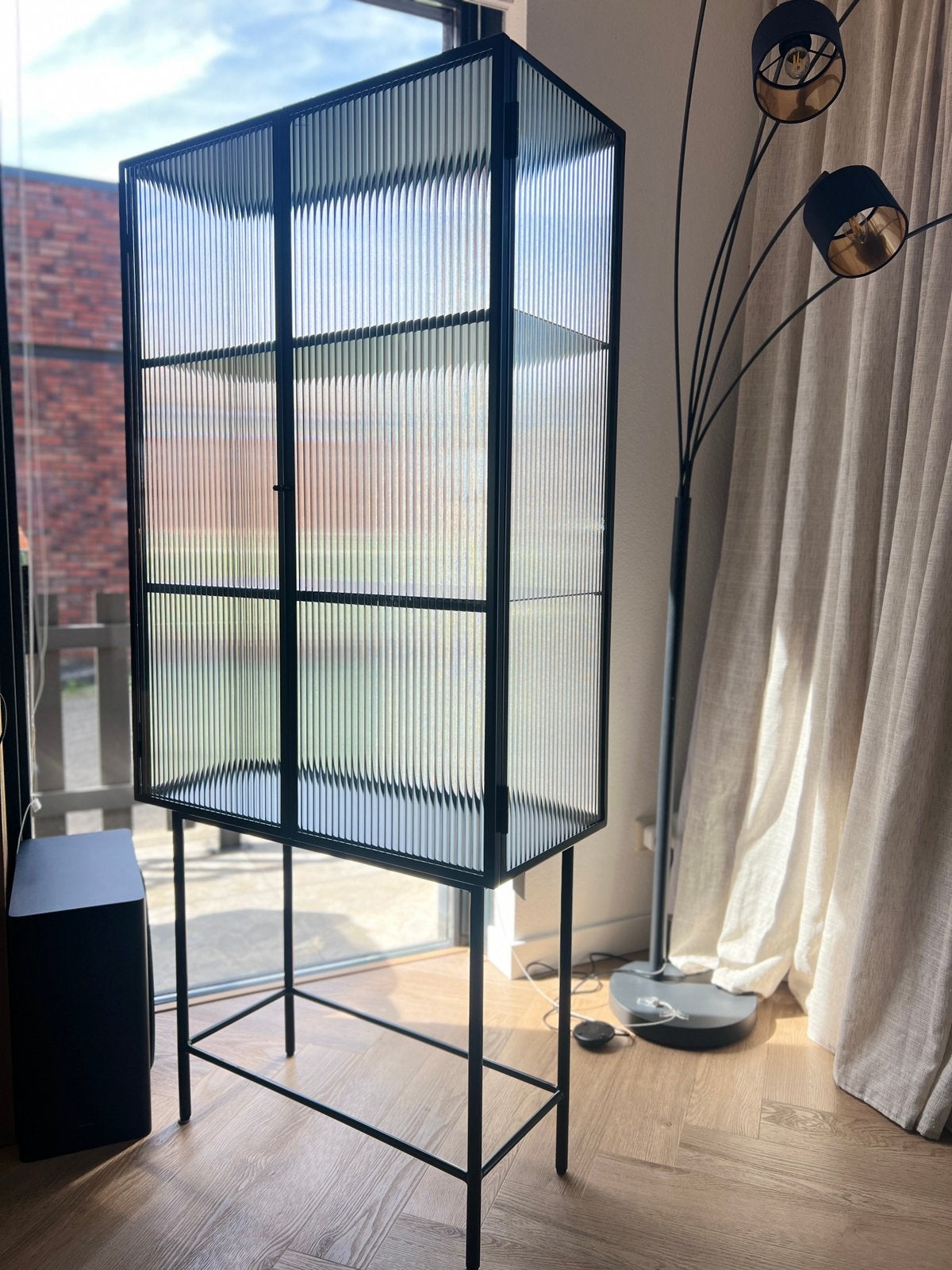 Ferm Living Haze Cabinet Zwart – Design Vitrinekast, Ophalen of Verzenden, Zo goed als nieuw