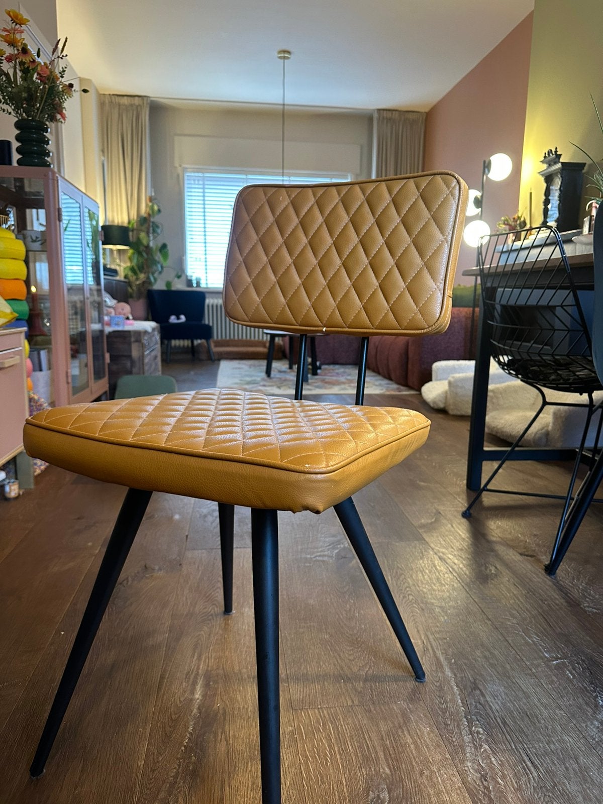 Kick Collection eetkamerstoel - okergeel en zwart, Ophalen, Zo goed als nieuw, Overige kleuren, Eén