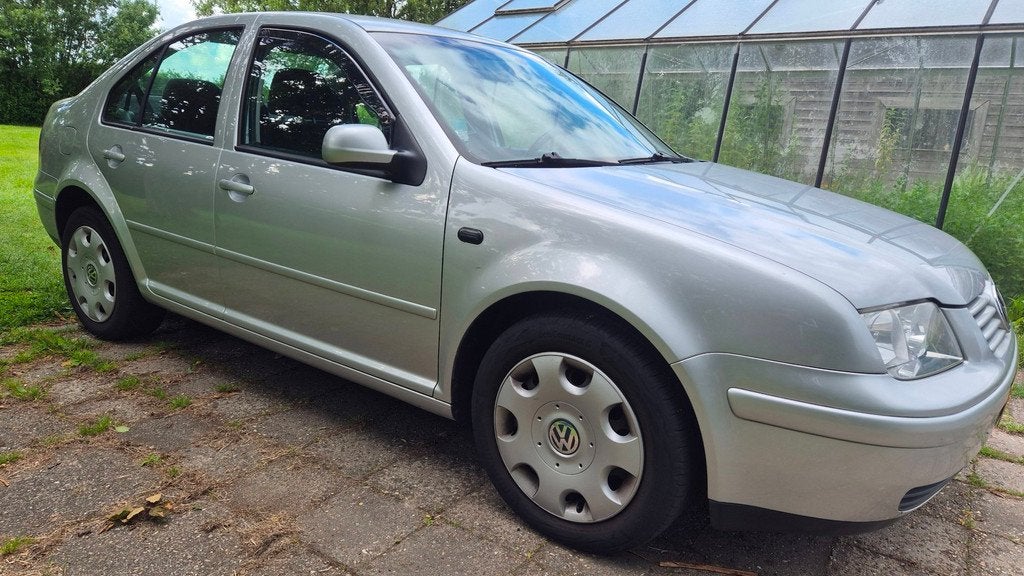 Volkswagen Bora VW BORA COMFORTLINE 2003 AIRCO NWE APK, Gebruikt, Bora, 4 cilinders, Handgeschakeld