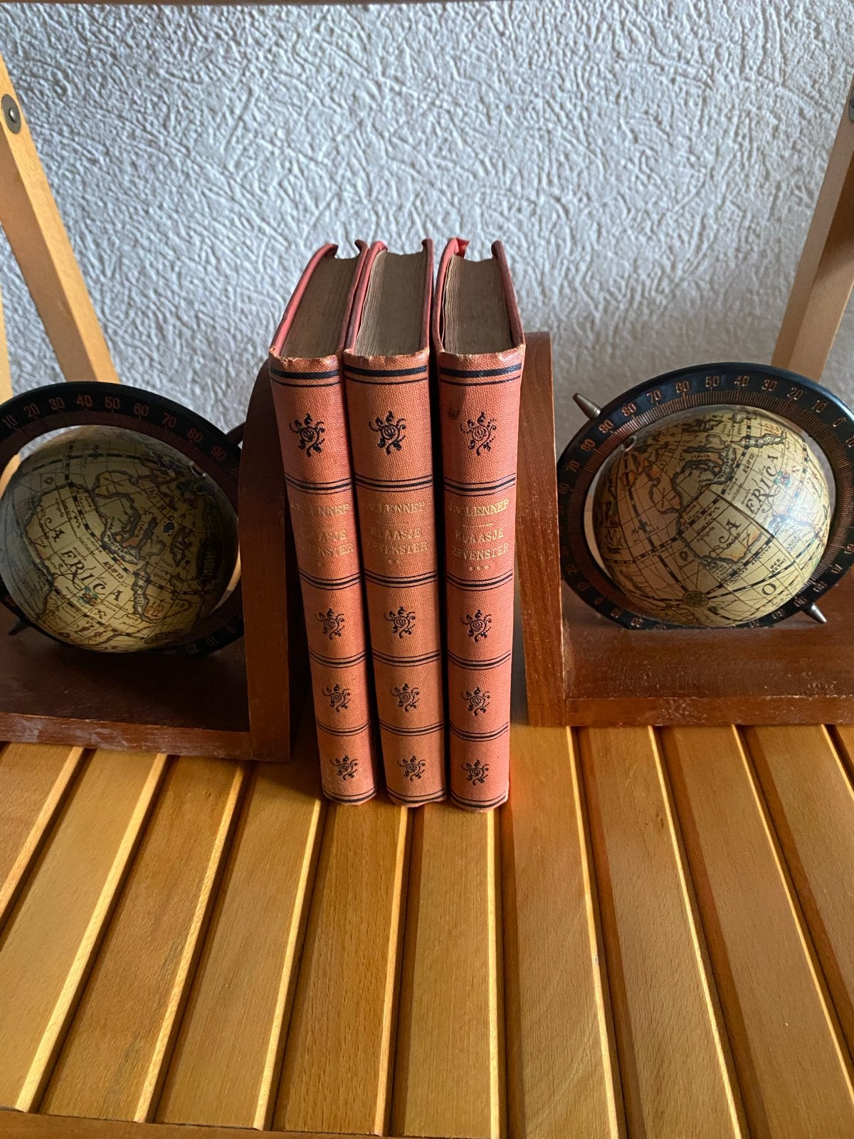 Vintage Boekensteunen met Wereldbollen - Set van 2, Gebruikt, Ophalen of Verzenden, Bruin, Vintage