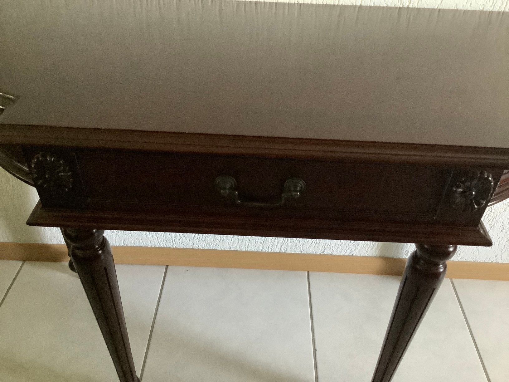 Mahonie Sidetable., Huis en Inrichting, Ophalen, 100 tot 150 cm, Zo goed als nieuw, Ovaal
