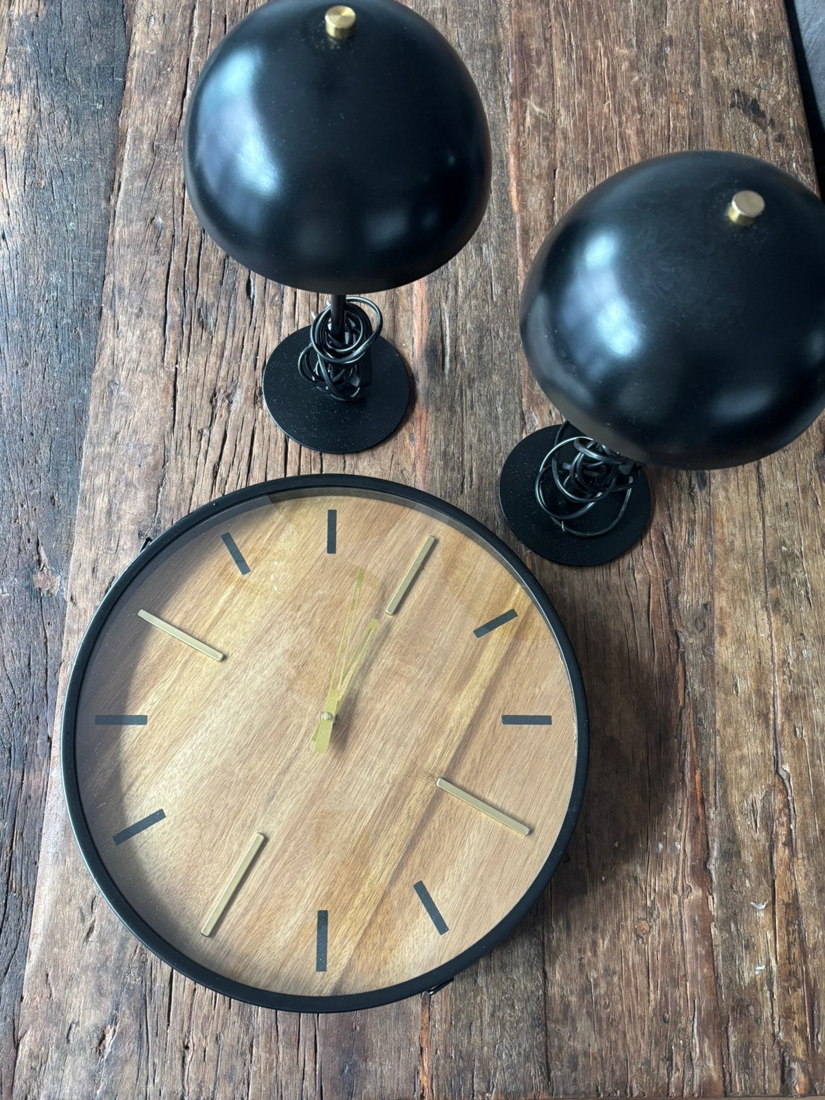 Te koop klok en 2 lampjes totaal prijs €5,00, Huis en Inrichting, Woonaccessoires | Klokken, Ophalen, Zo goed als nieuw, Wandklok