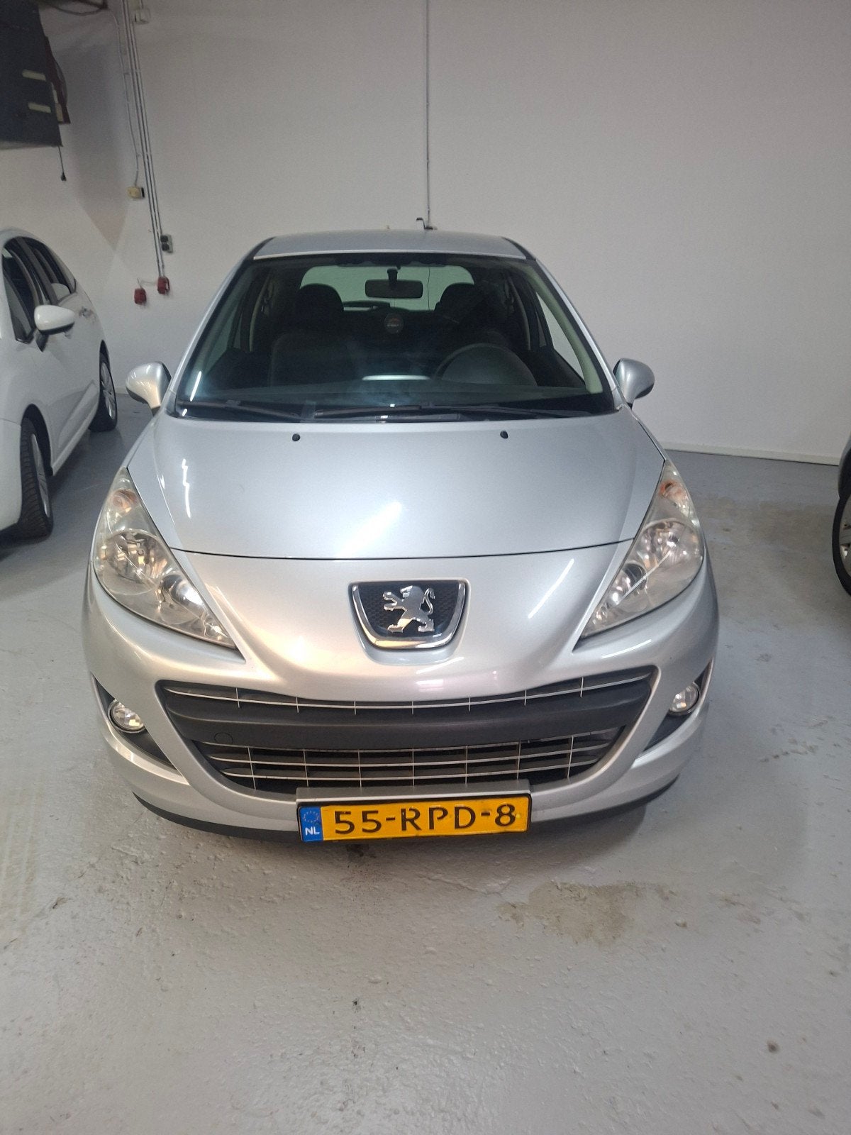 Peugeot 207 1.6 VTI 16V 3DRS 2011 Grijs, Voorwielaandrijving, Stof, Zwart, 4 cilinders