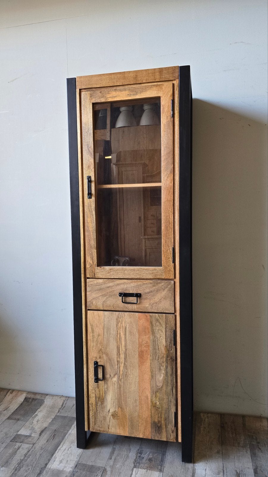 Mooie Mango Houten Vitrinekast Industrieel Nieuw, Huis en Inrichting, 150 tot 200 cm, 25 tot 50 cm, Overige houtsoorten, Nieuw