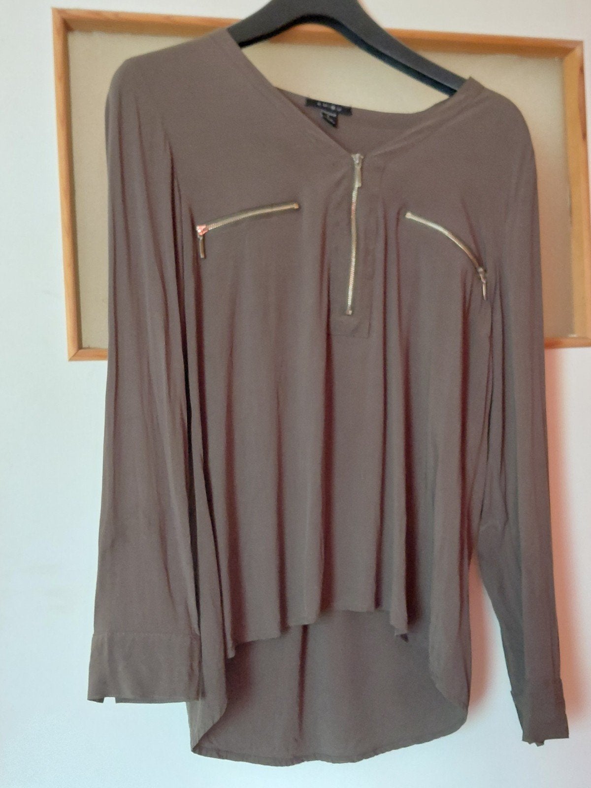 T.K.A.leuke blouse maat L.kleur legergroen z.g.a.n €15., Ophalen, Zo goed als nieuw, Maat 38/40 (M), Groen