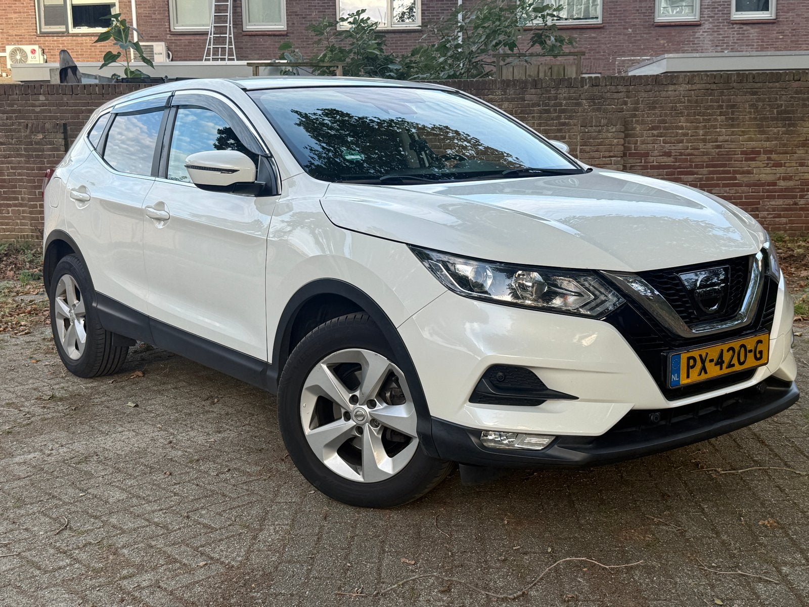 Nissan Qashqai 1.2 Dig-t 85KW NAP NL Bj’ 2017 Navi Trekhaak, Voorwielaandrijving, 4 cilinders, Wit, Origineel Nederlands
