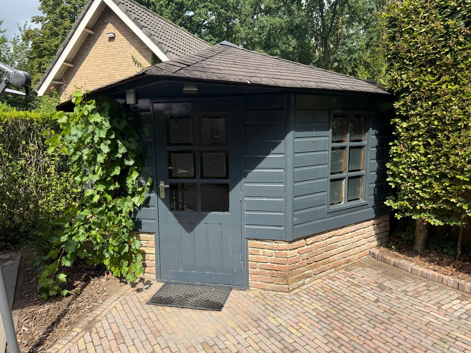 Tuinhuis/berging met ramen en deur, Tuin en Terras, Ophalen, Tuinhuis, 250 tot 500 cm, 2 ramen