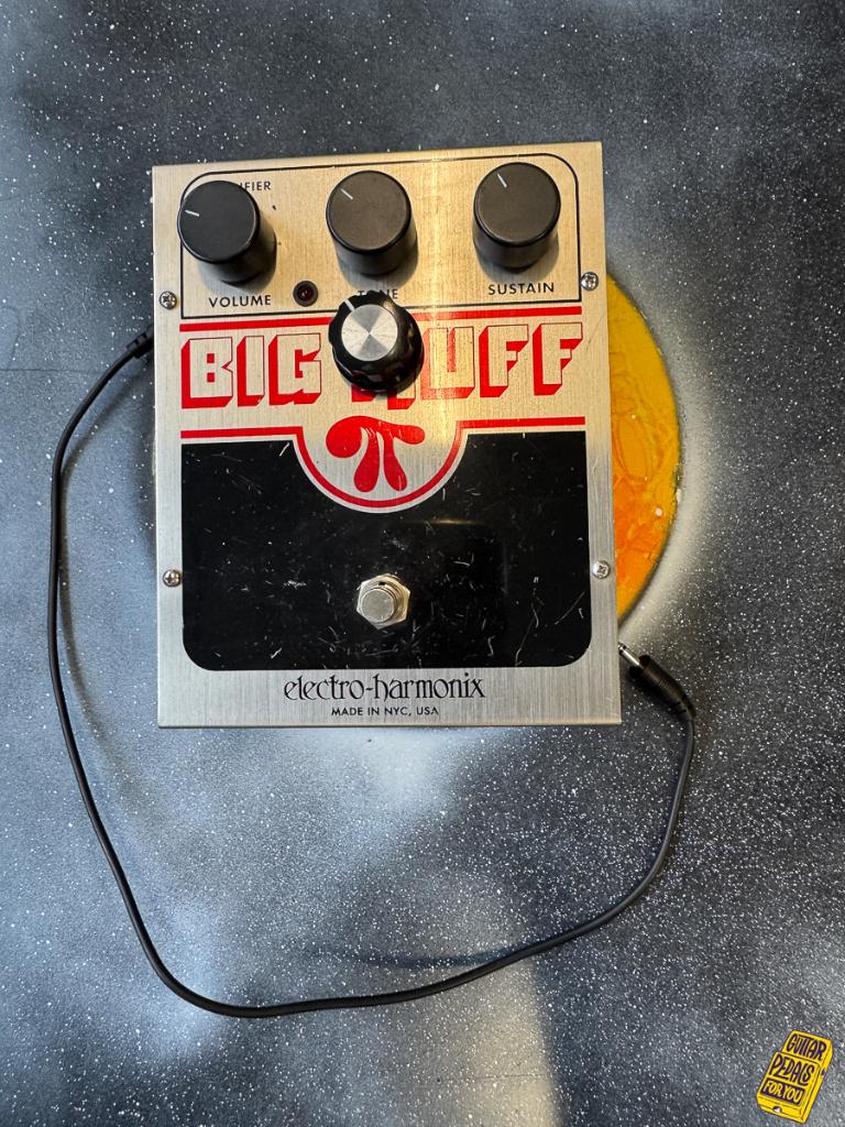 Electro-Harmonix Big Muff Pi met mids mod, Muziek en Instrumenten, Effecten, EHX, Gebruikt, EHX, Ophalen of Verzenden