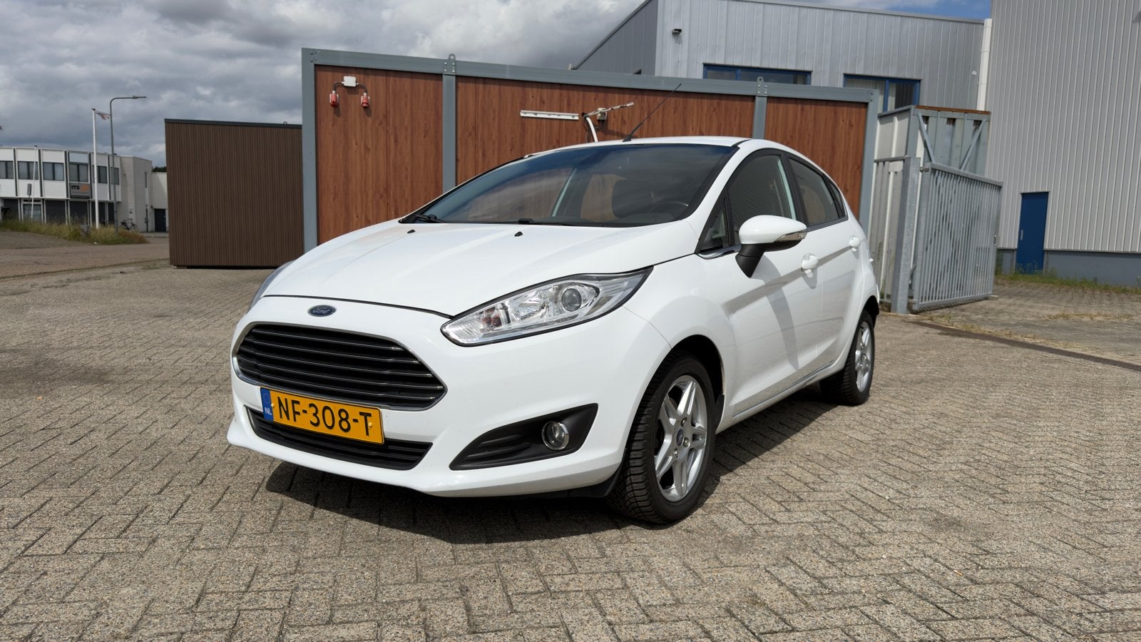 Ford Fiësta 1.0 92KW/125PK 5D 2013 Wit 171000km, Auto's, Ford, Voorwielaandrijving, Euro 5, 40 €/maand, Zwart