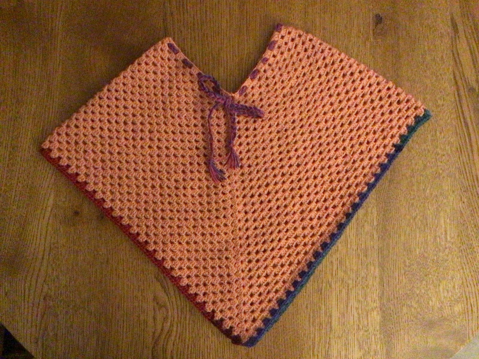 Poncho gehaakt maat ca. 6 maanden, Kinderen en Baby's, Ophalen of Verzenden, Nieuw, Meisje