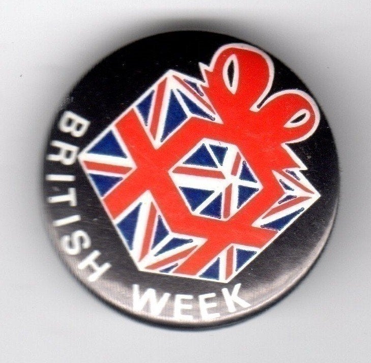 BUTTON BRITISH WEEK VLAG VERENIGD KONINKRIJK ENGELAND (A2), Ophalen of Verzenden, Gebruikt, Overige onderwerpen