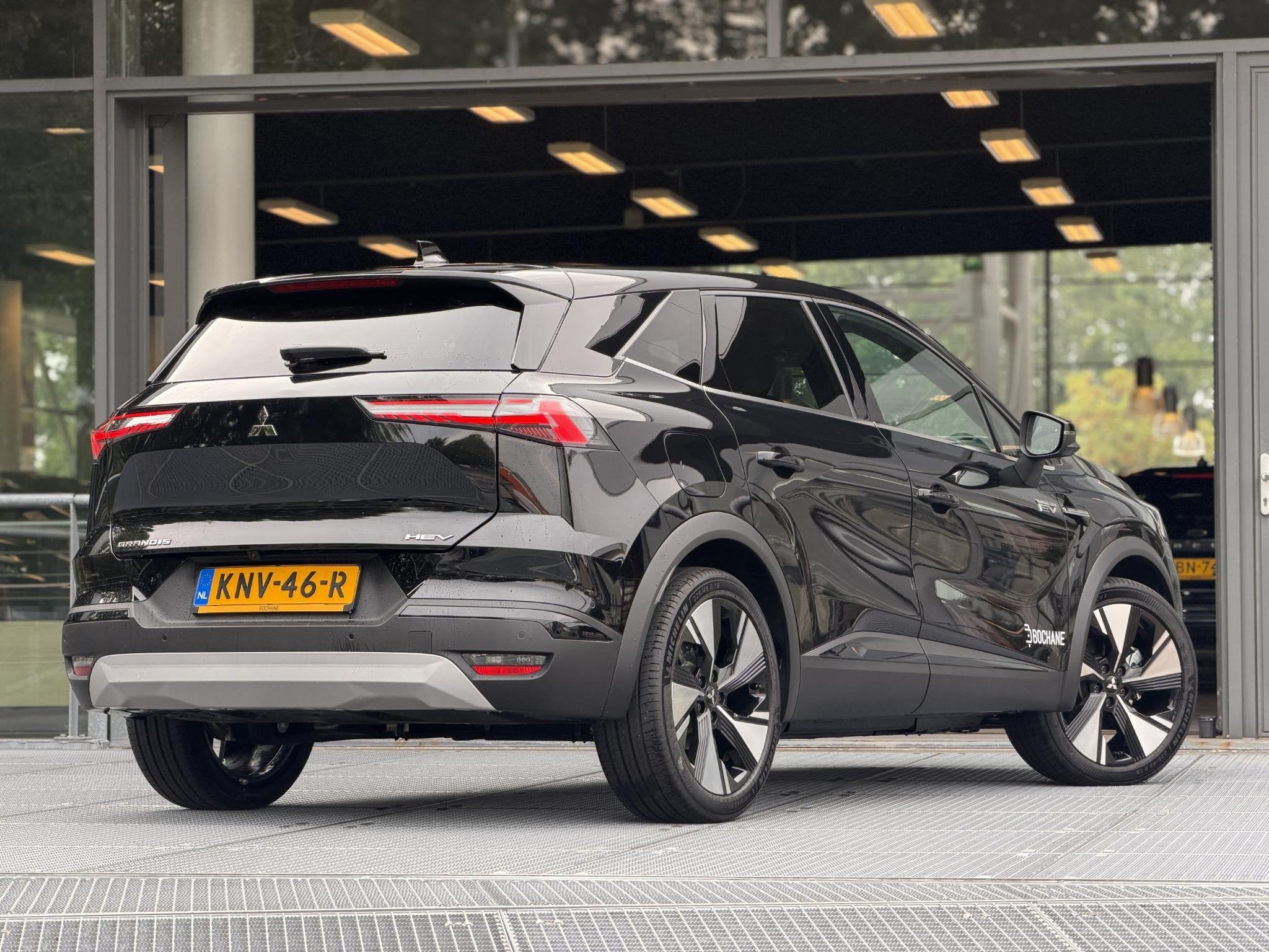 Mitsubishi Grandis 1.8 HEV Instyle | Harman Kardon | Panoram, Auto's, 730 kg, 1789 cc, Euro 6, Zwart