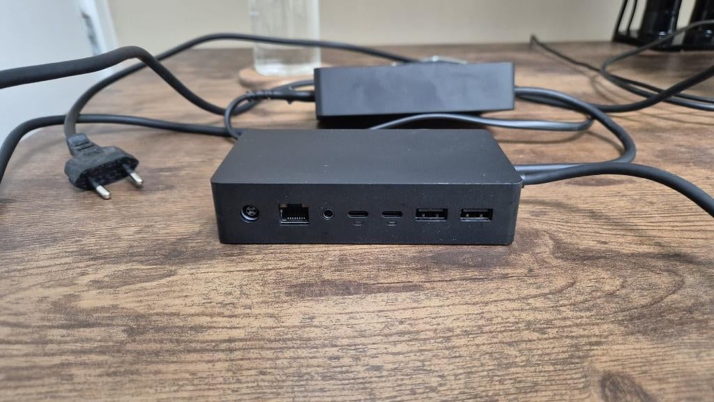 Microsoft Surface Dock 2 – in zeer goede staat, Computers en Software, Dockingstations, Zo goed als nieuw, Docking station, Laptop