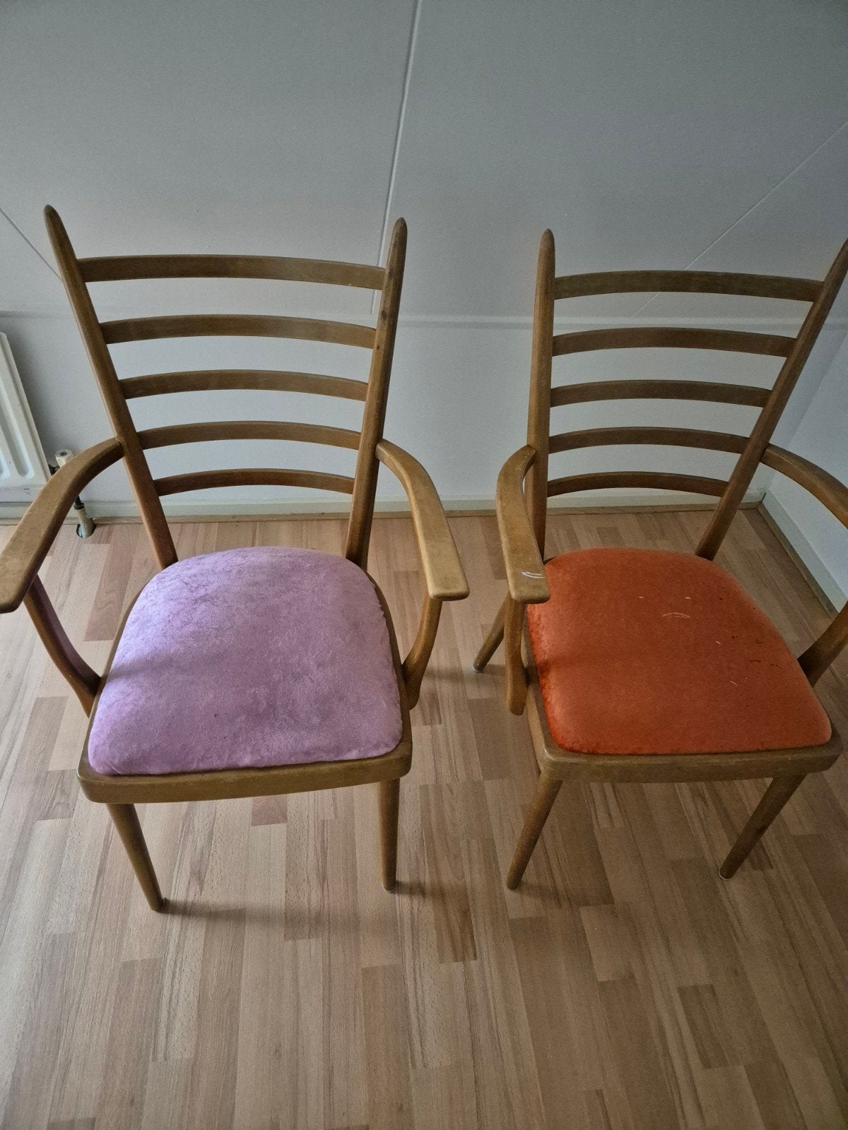 Twee vintage stoelen., Ophalen