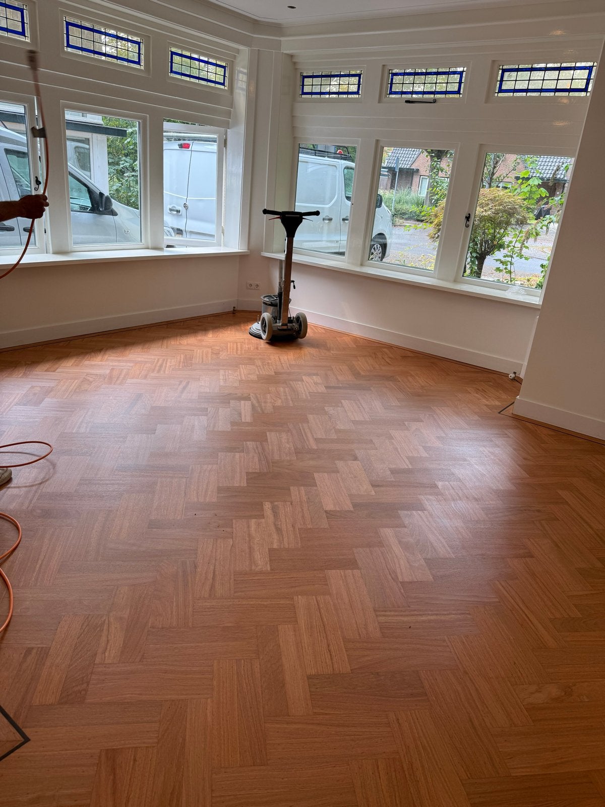 Houten vloer schuren & behandelen | Snel beschikbaar, Garantie, Houten vloeren