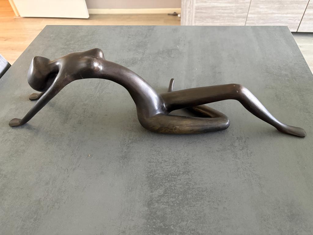 Elegant bronzen beeld van liggende vrouw 70cm, Ophalen of Verzenden