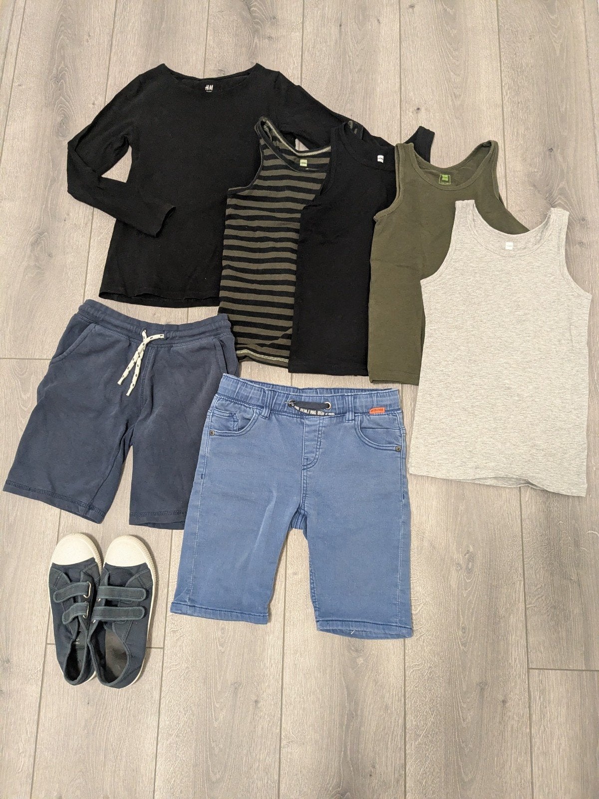 Kleding maat 134 140 jongen hemd korte broek gymschoenen 34, Ophalen of Verzenden, Gebruikt, Jongen