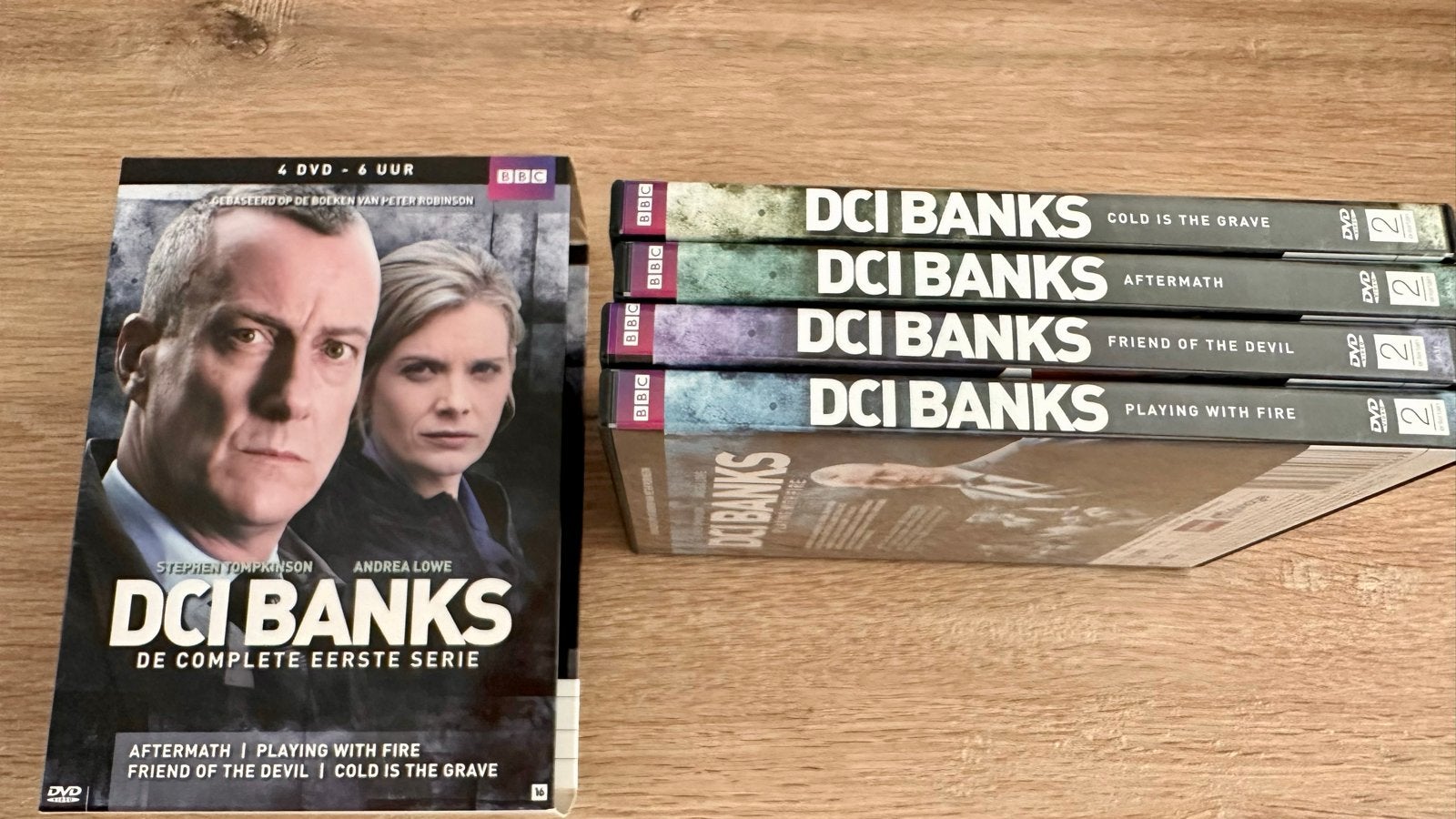 DCI Banks - De complete eerste serie (4 DVD's), Cd's en Dvd's, Engels, Vanaf 16 jaar, Nederlands, Ophalen of Verzenden