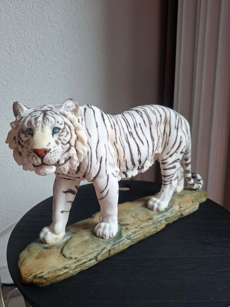 beeld van een witte tijger, Verzamelen, Beelden en Beeldjes, Verzenden, Gebruikt, Dier